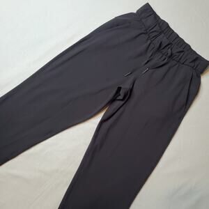 Lululemon Women's Size 2 On the Fly Jogger Luxtreme Black W5CPJS